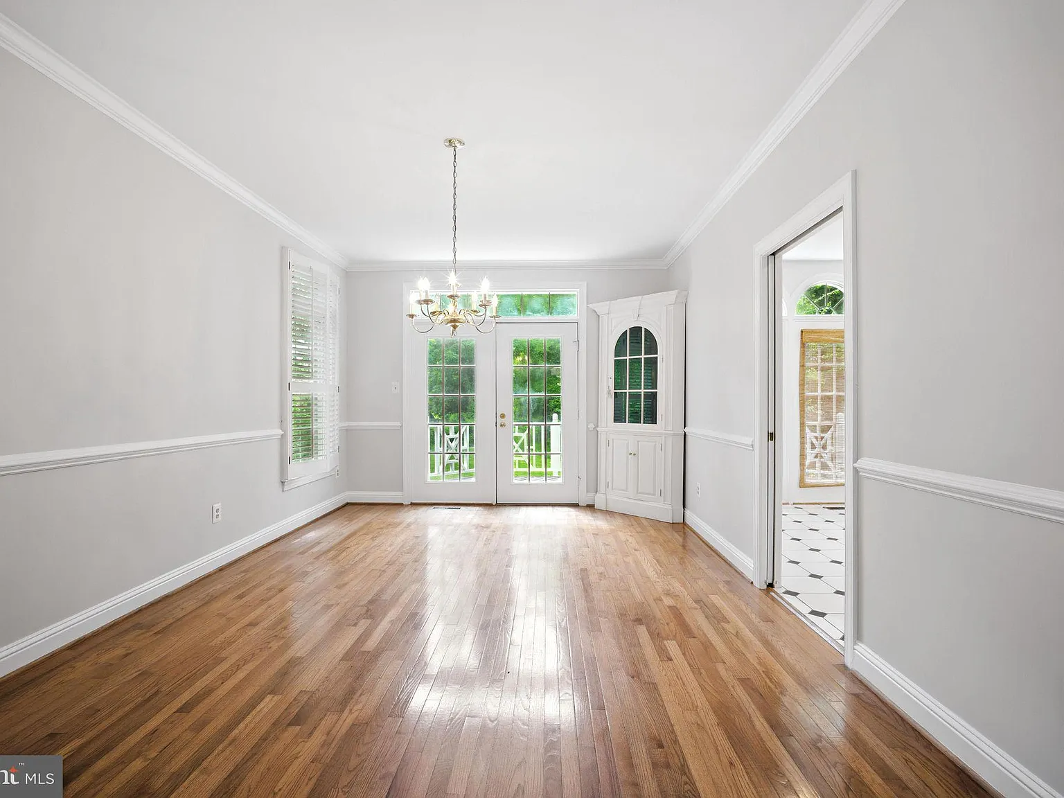 3 bed, 4.0 bath, 2064 sqft, $4,500 — Photo 3