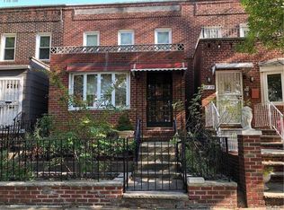 22-77 19th St, Astoria, NY 11105
