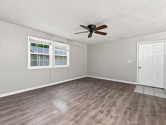 5th image of 12973 Roughys Dr