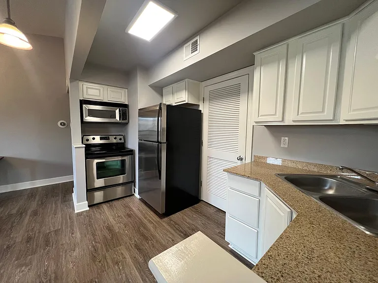 2100 Old Taylor Rd #310 — Photo 7