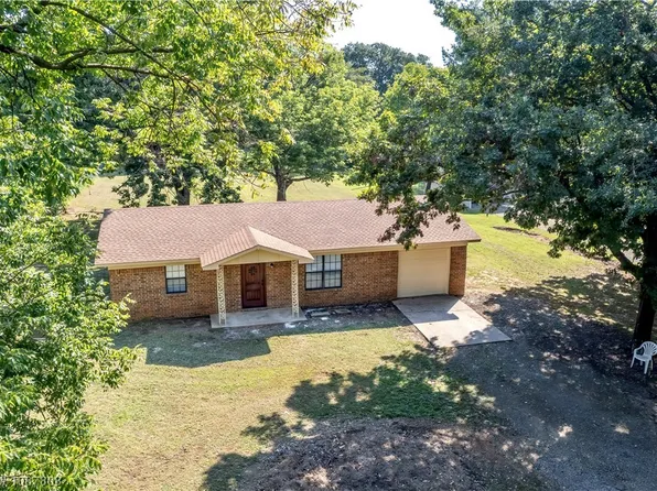607 Suzanne St, Muldrow, OK 74948
