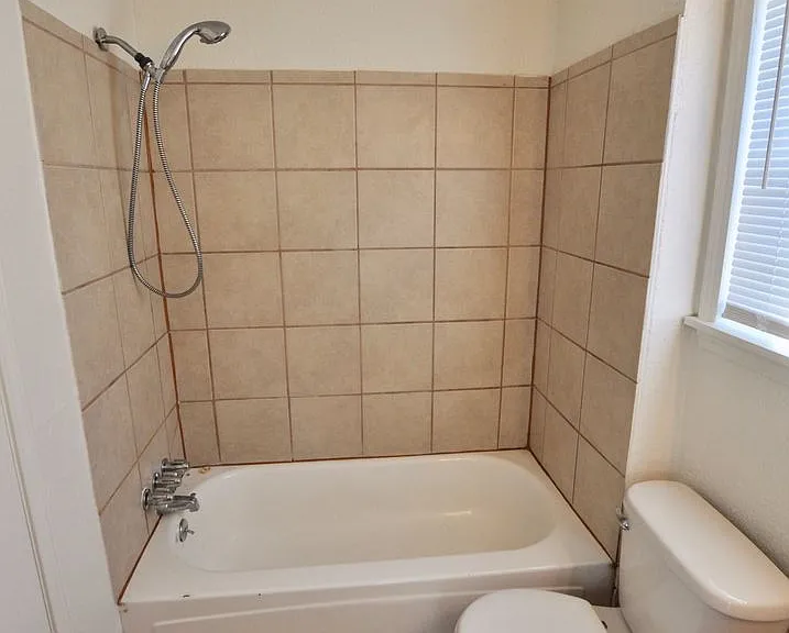 511 N Merrimac St — Photo 6