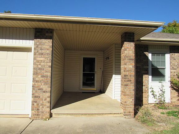 4th image of 711 E Striper Drive