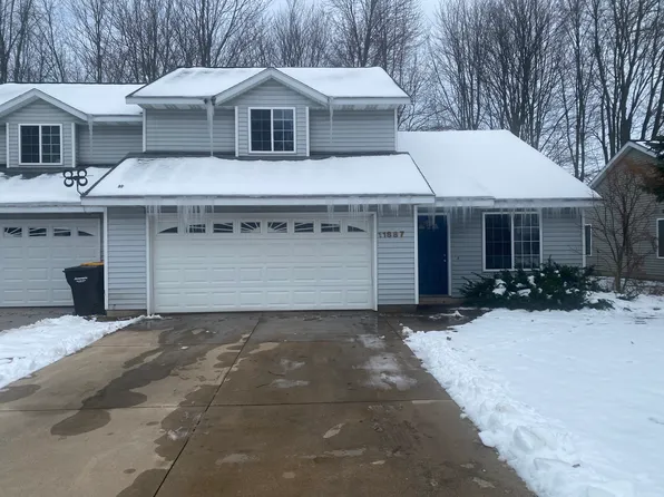 11887 Seven Pine Dr, Holland, MI 49424