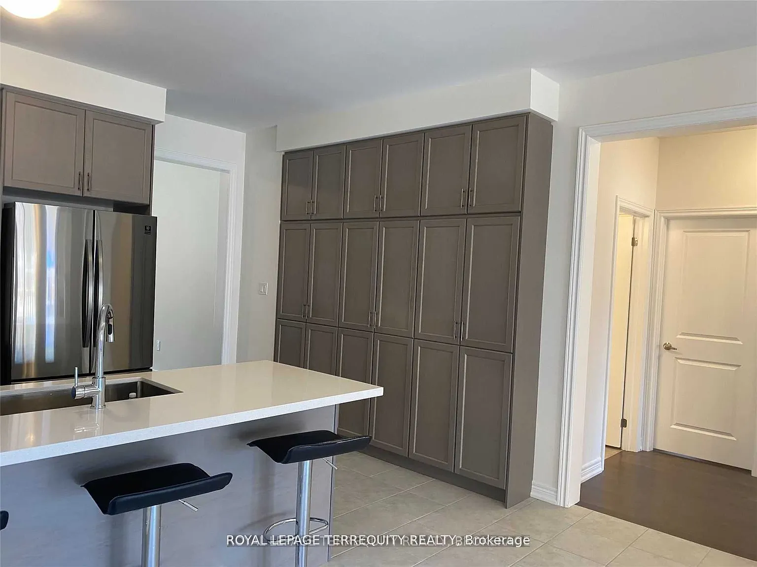 2 bed, $3,000 — Photo 4