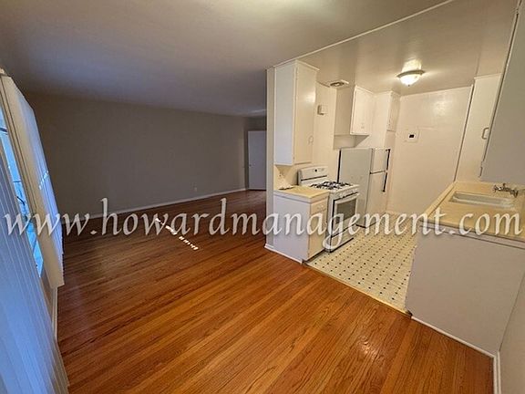5th image of 1038 9th St APT C