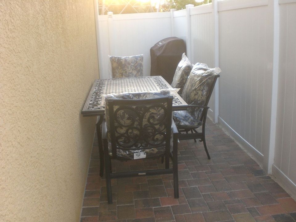 1st image of 1583 Burns Dr