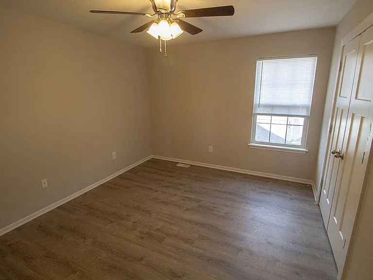 1401 Bodie Dr — Photo 21
