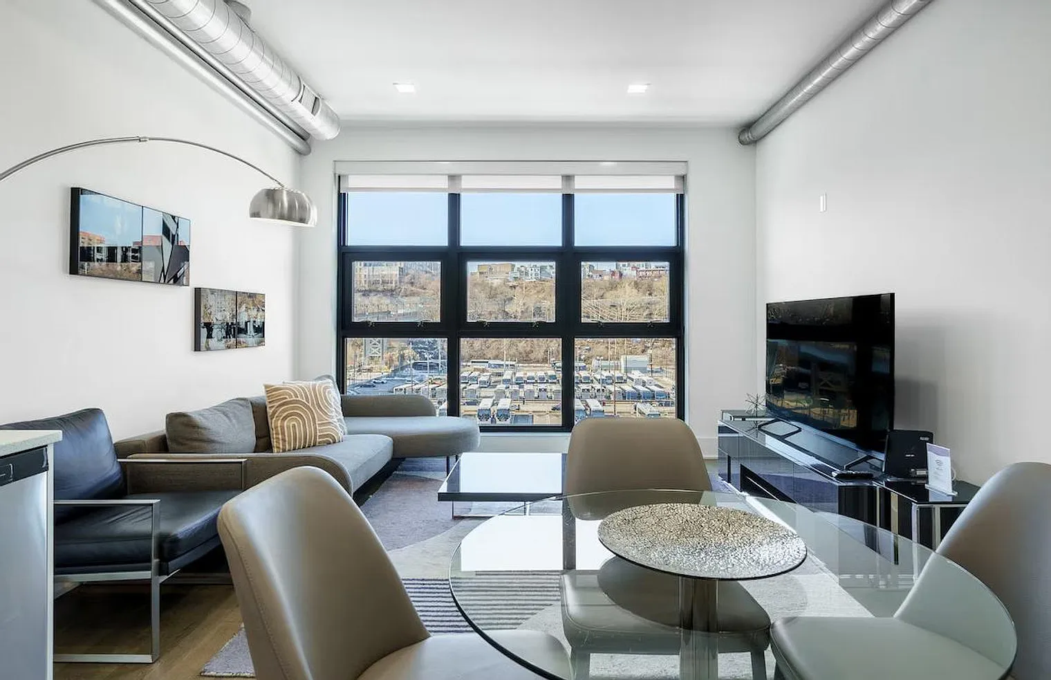 1 bed, 1.0 bath, $8,853 — Photo 2