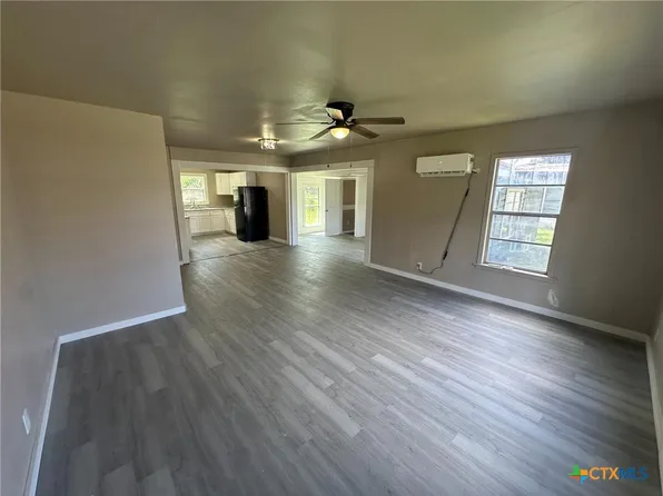 1903 Glendale St, Victoria, TX 77901