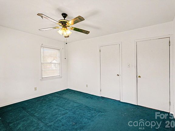 4th image of 2015 Wilson Ave