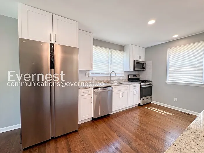 6 bed, 3.0 bath, 2350 sqft, $3,495 — Photo 3