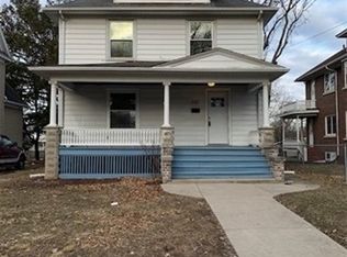 132 N Gardiner Ave, Rockford, IL 61107