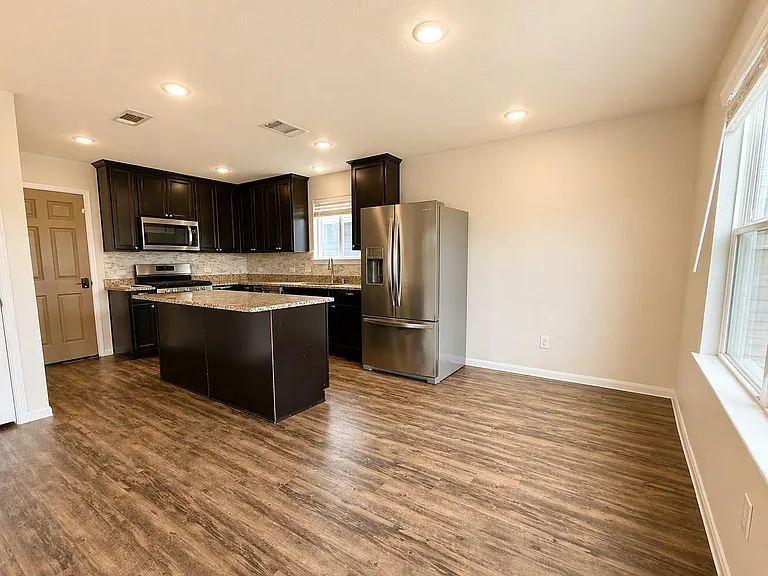 24059 Hay Needle Ln — Photo 2