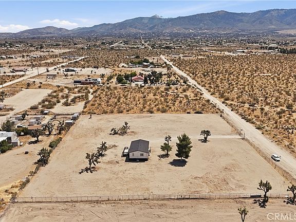 4th image of 12421 Desert View Rd