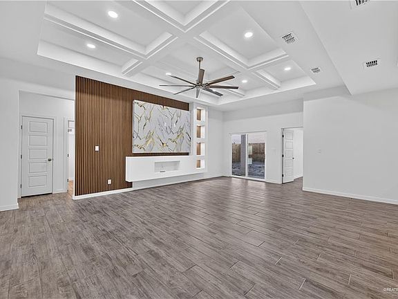 3rd image of 413 N Leon Ave