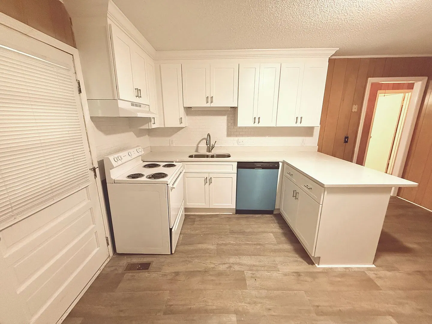 727 Lee St — Photo 2