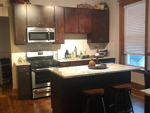 3rd image of 3-3335 W Dickens Ave #3