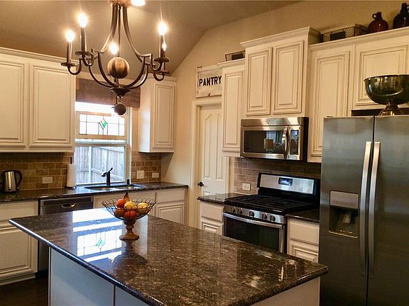 4th image of 9332 Amistad Ln