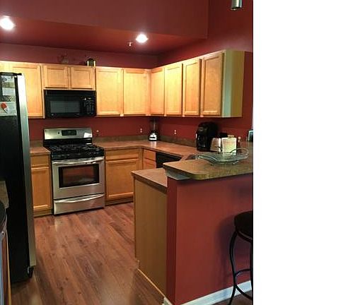4th image of 49113 W Woods Dr