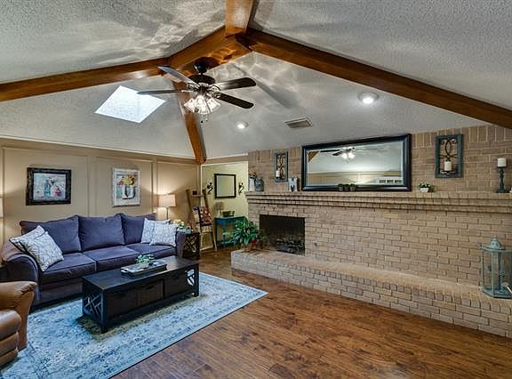 4th image of 1009 Westminster Ln