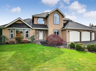 207 Almadon St, Enumclaw, WA 98022