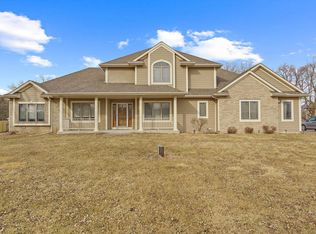 W156N7597 Pilgrim Rd, Menomonee Falls, WI 53051
