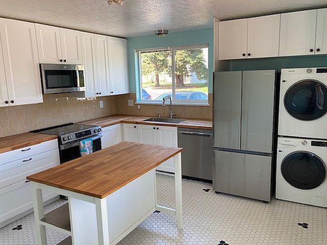 Newly Remodeled Kitchen