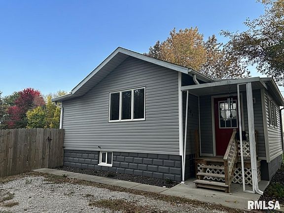 2nd image of 921 N Silver St