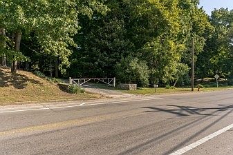 2nd image of 140 Tusculum Rd