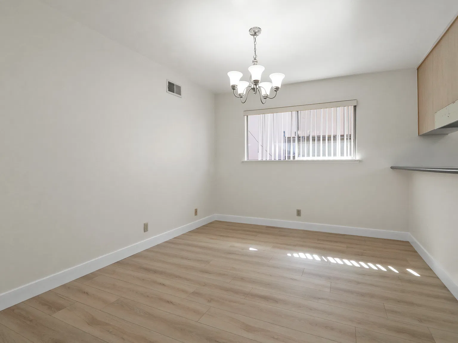 24318 Hendricks Avenue - 1 — Photo 3