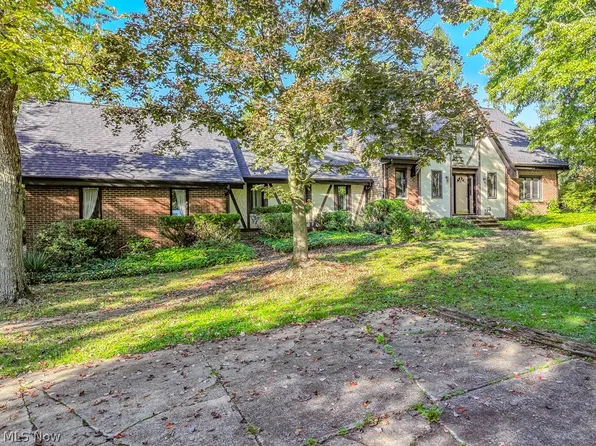 7244 Mulberry Rd, Chesterland, OH 44026