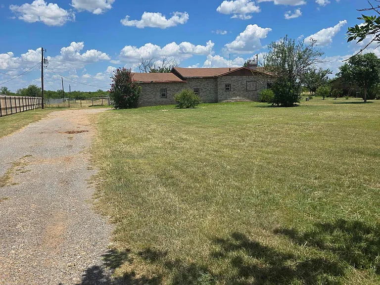 5223 Deer Creek Rd — Photo 2