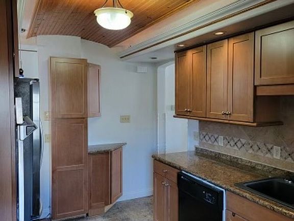 2nd image of 35 S Washington St #11002872