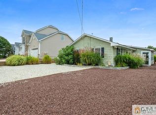 17 Bayview Ave, Bayville, NJ 08721