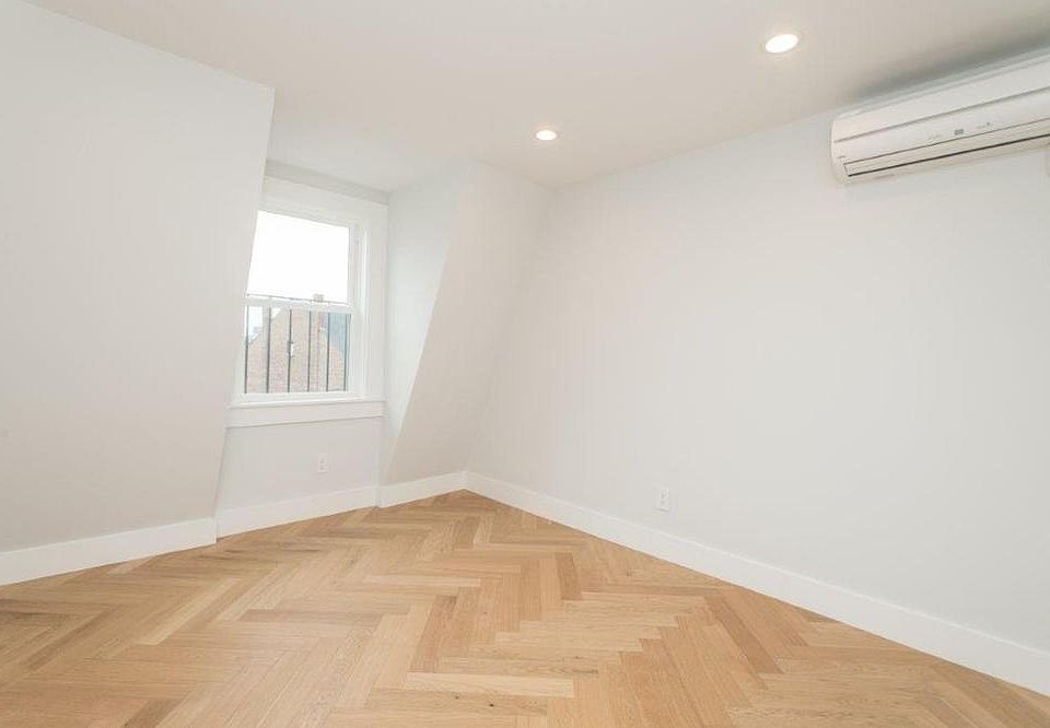 2nd image of 465 Massachusetts Ave #13