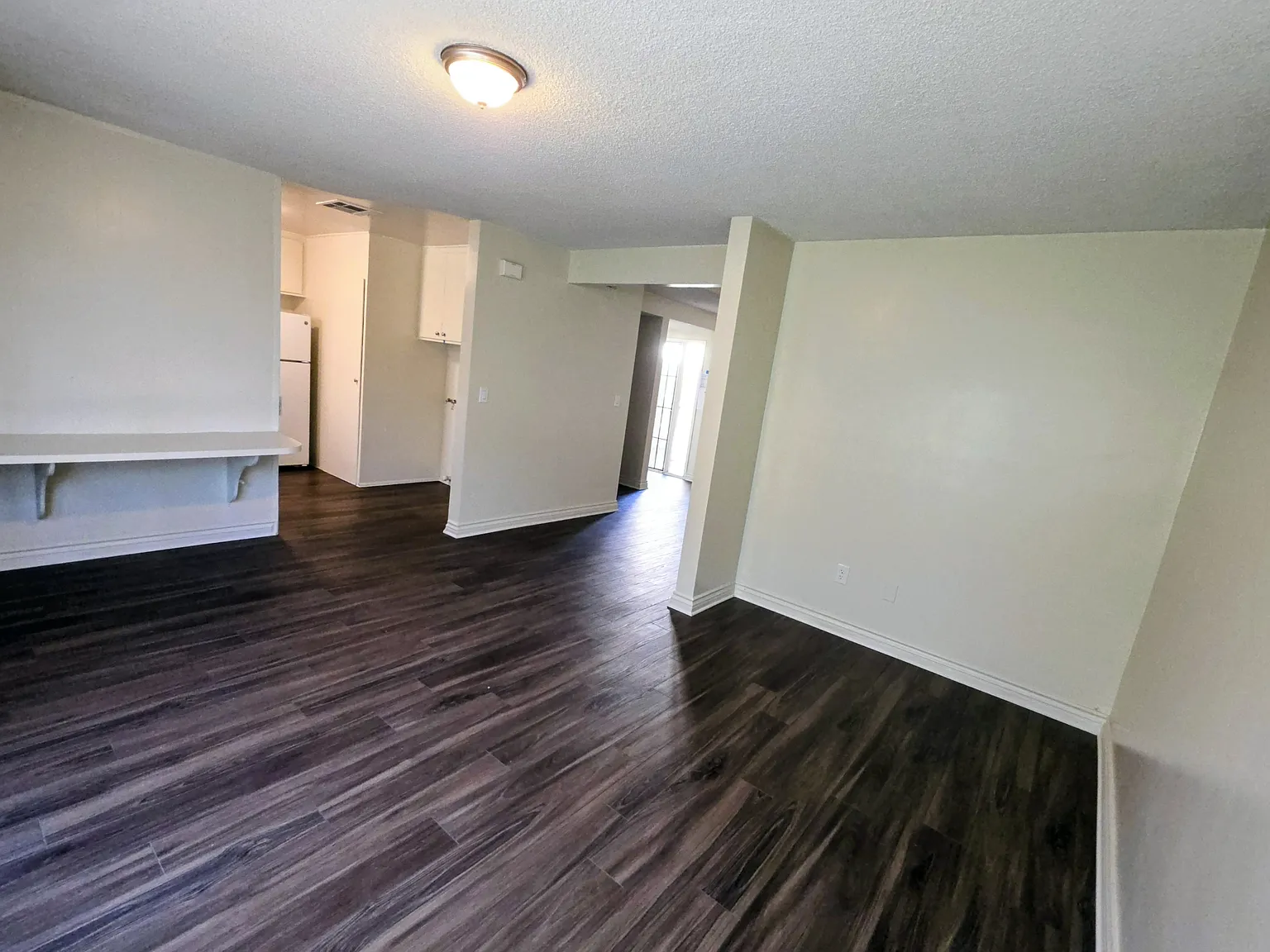 3 bed, 1800 sqft, $2,395 — Photo 4