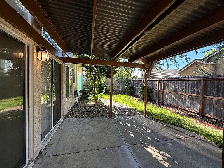 749 Oak Brook Dr — Photo 18