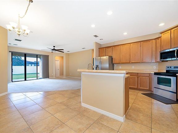 4th image of 2120 Laparelle Dr