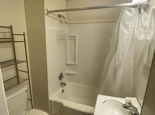 430 W Edwards St #1, Springfield, IL 62704