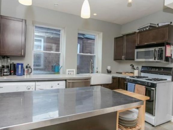4th image of 5040 Hazel Ave