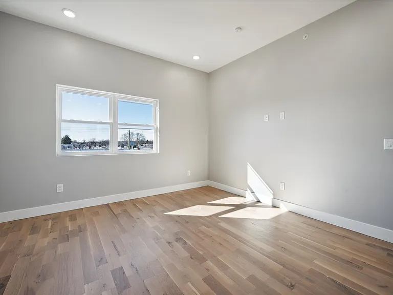 5412 Delancey St — Photo 9