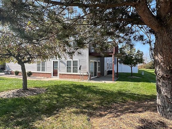 3rd image of 511 Fayette Dr