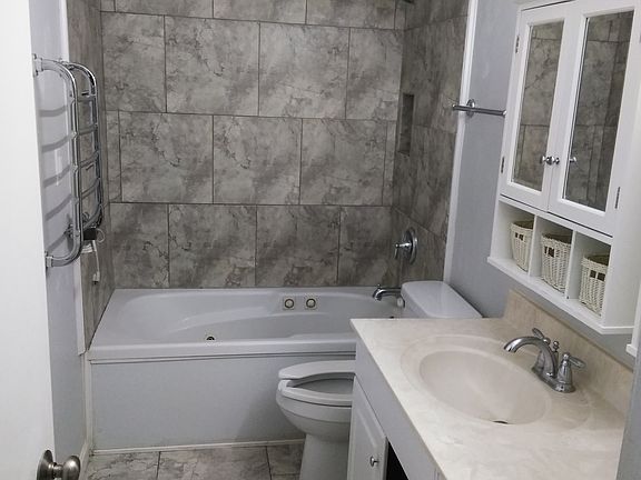 custom jack/jill bathroom