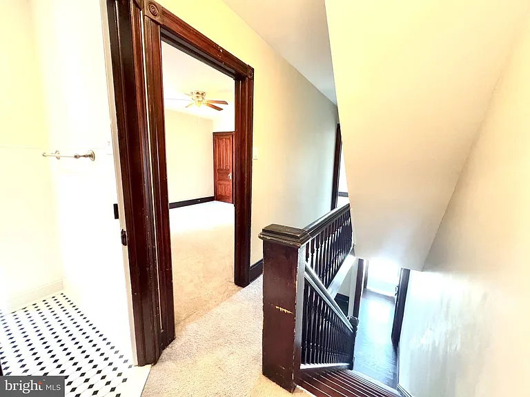 425 Juniper St — Photo 13