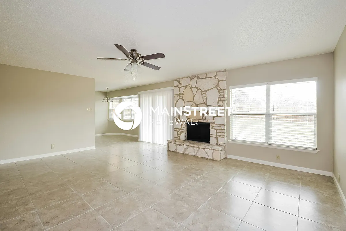Living Room - 7110 Ridge Port Dr