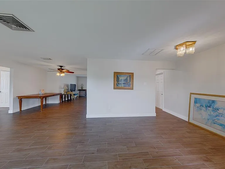 11602 Grove St — Photo 8