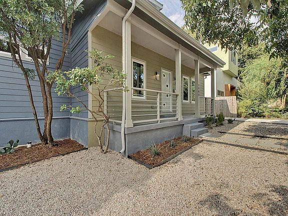 5th image of 1905 Blue Crest Dr