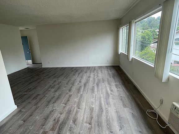2nd image of 3400 Huxley St