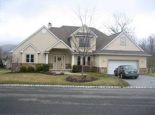 24 Witherwood Dr, Hamburg, NJ 07419